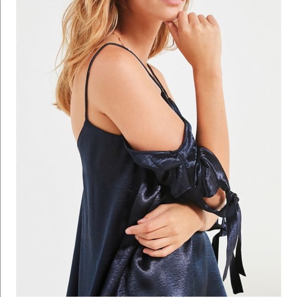 NWT UO Silky Satin Navy Tie Off Shoulder Top - Picture 4 of 5